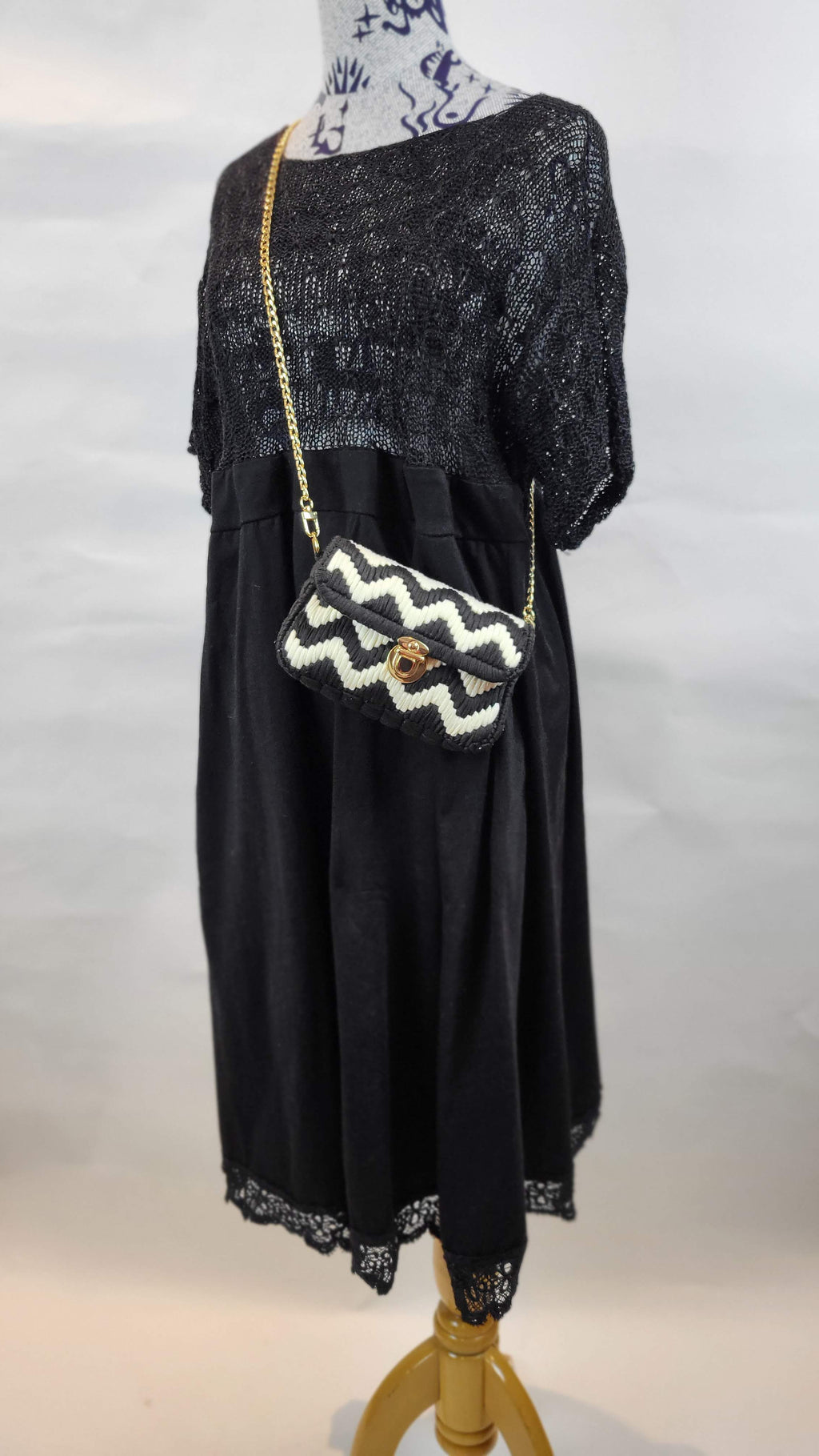 LUXURY HANDBAG BLACK AND WHITE