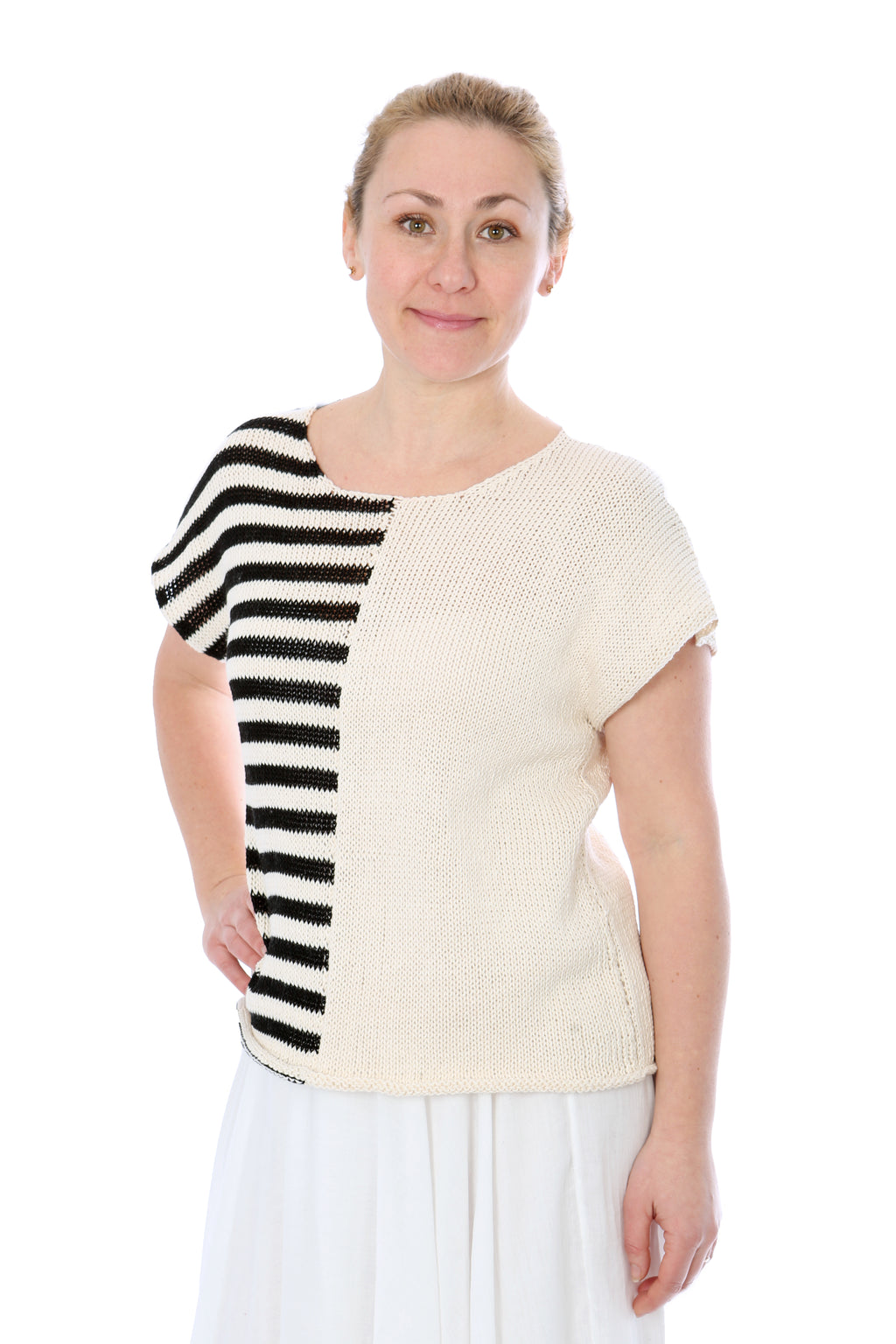 BLACK AND WHITE STRIPED SUMMER TOP
