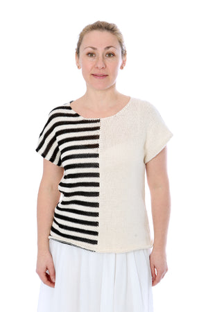 BLACK AND WHITE STRIPED SUMMER TOP